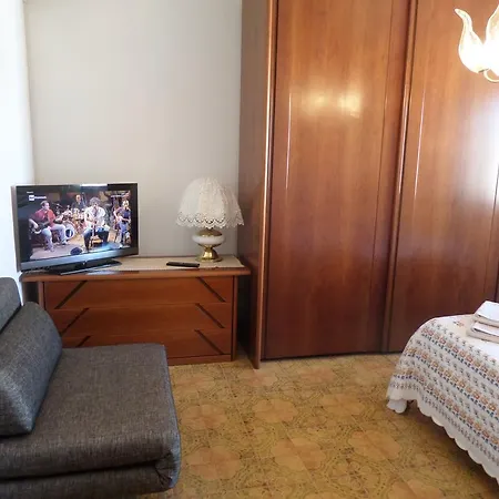 Oltremare Holidays Apartament *